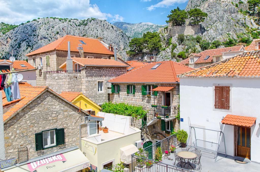 Apartment Mandic Omis Exterior photo
