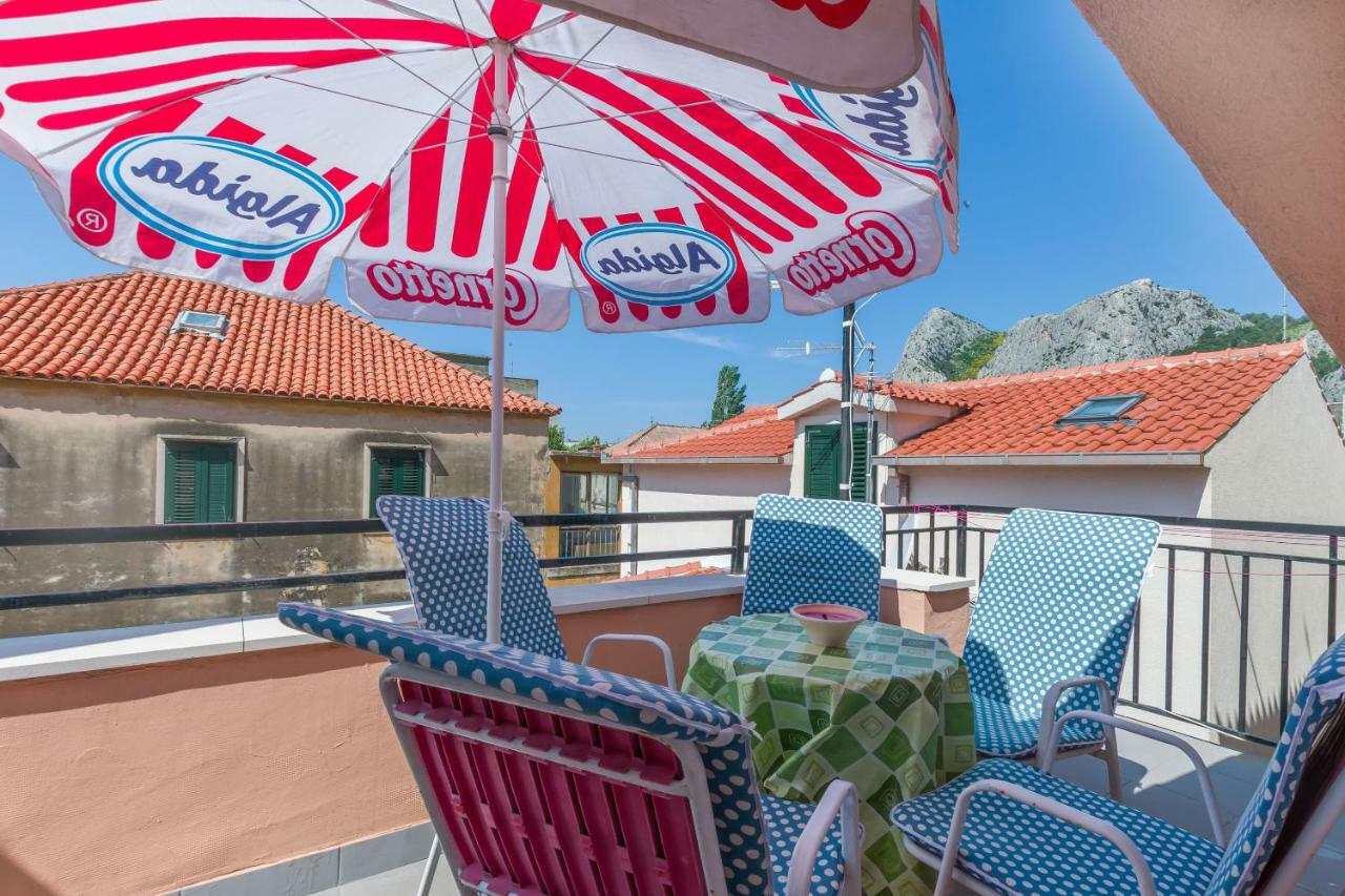 Apartment Mandic Omis Exterior photo